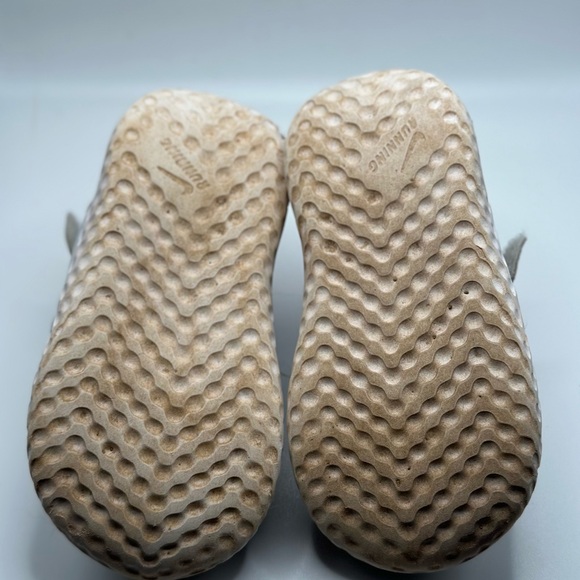 Bundle of toddler girl Nike shoes - Picture 9 of 10